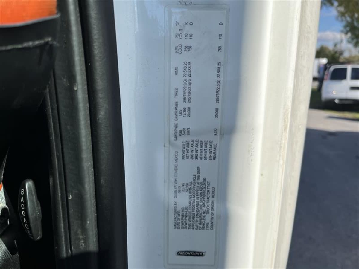 2020 Freightliner - image 10