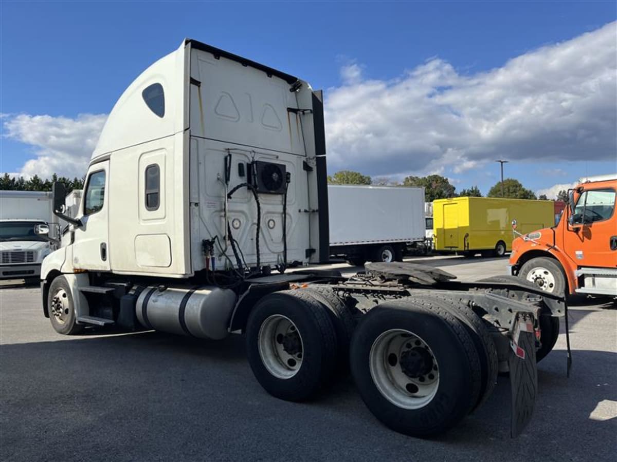 2020 Freightliner - image 6