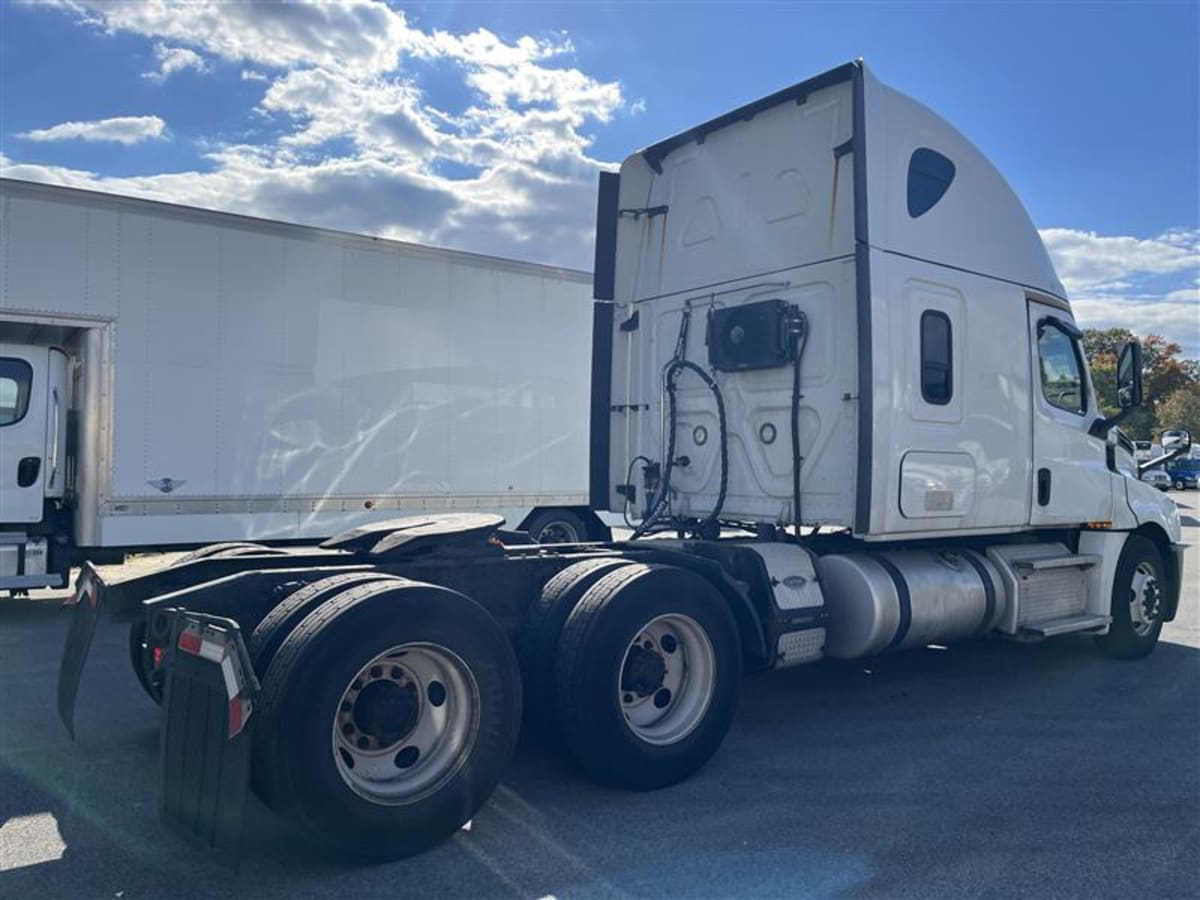 2020 Freightliner - image 4