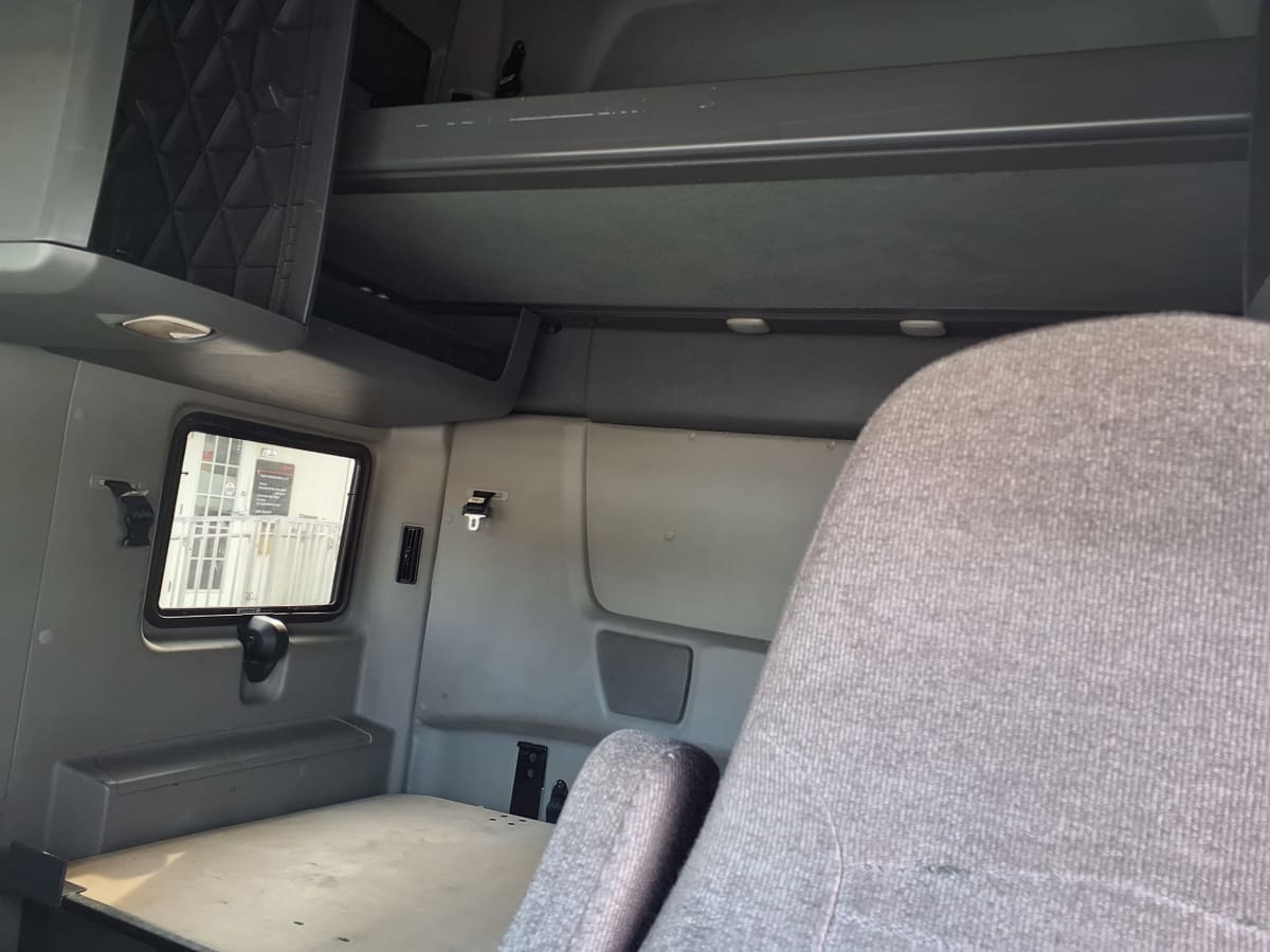 2020 International LT in Knoxville, TN — photo 8