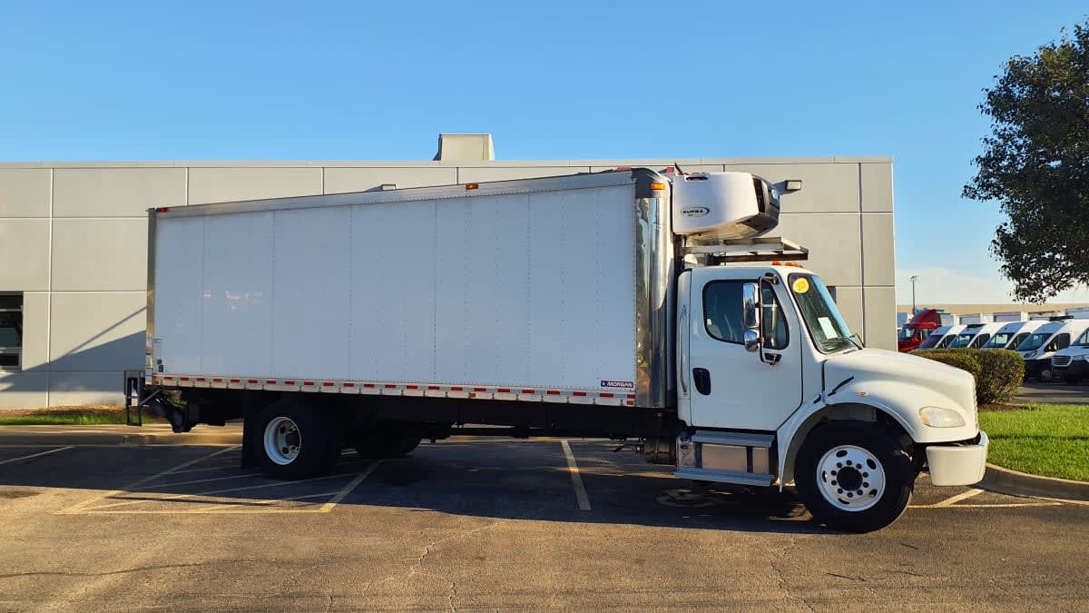 2020 Freightliner M2 106 in Bolingbrook, IL — photo 3