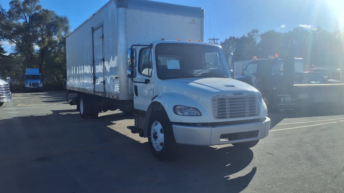 2020 Freightliner M2 106 in Salisbury, MA — photo 3