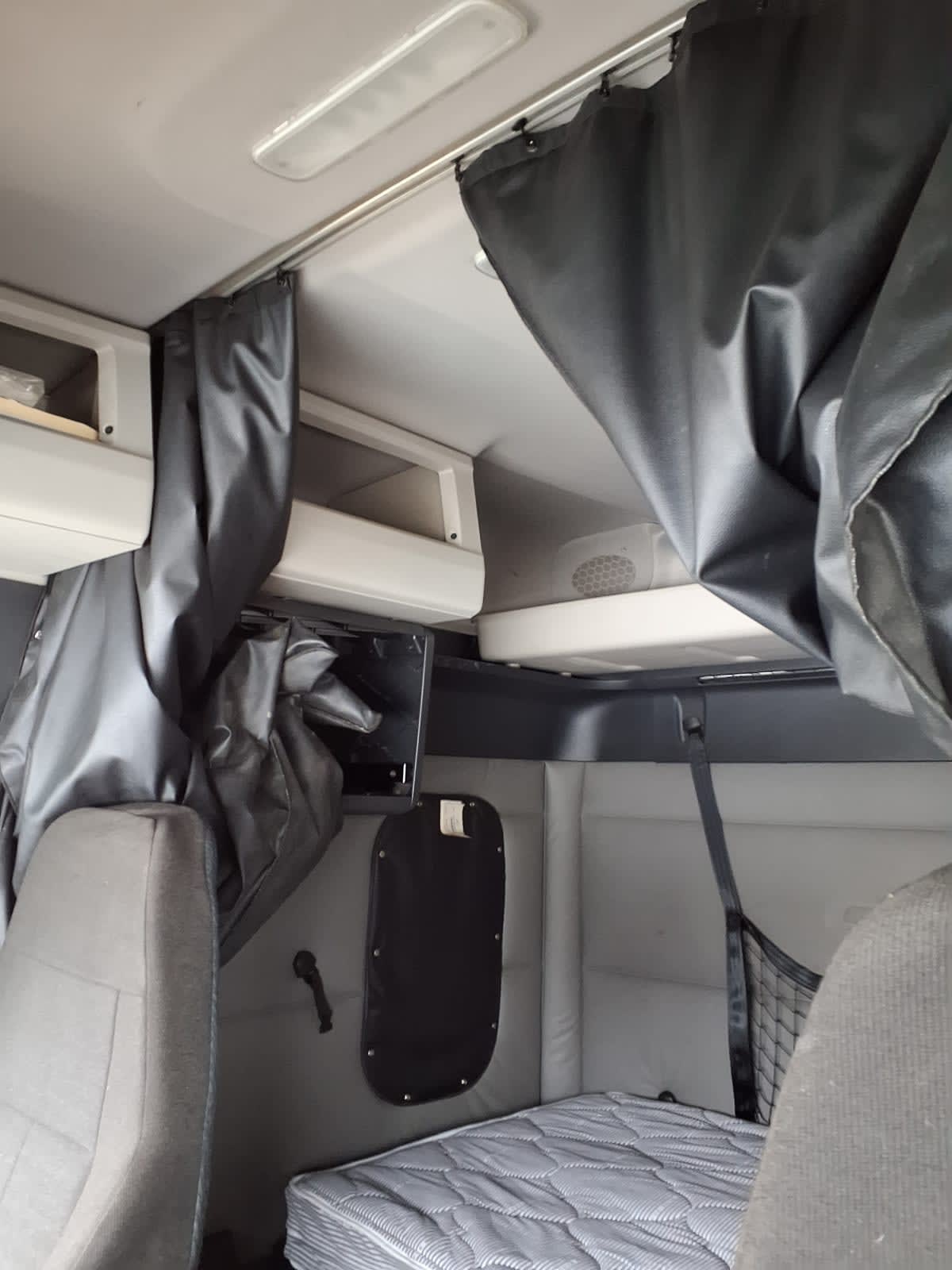 2020 Freightliner - image 8