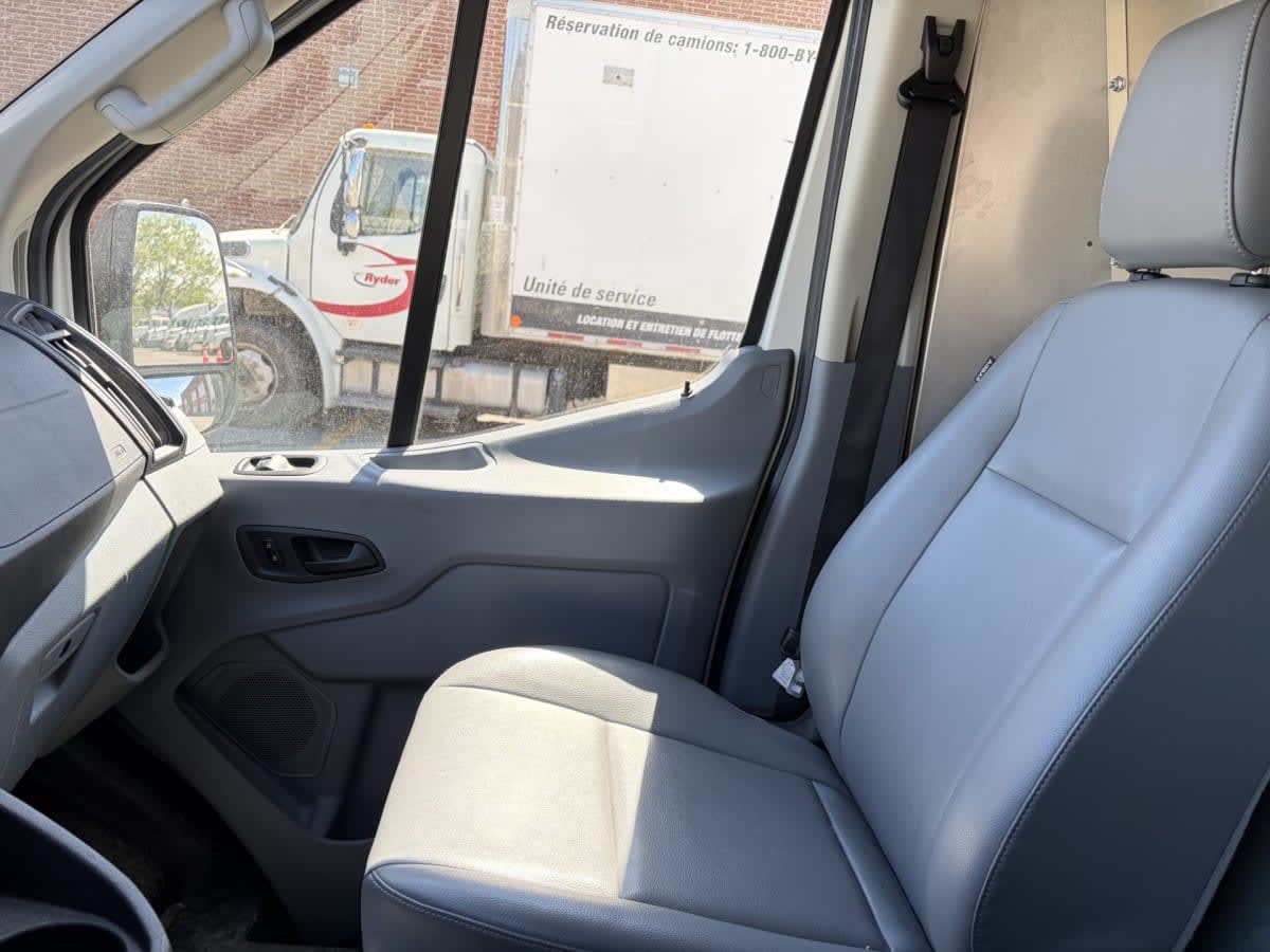 2019 Ford Motor Company TRANSIT 250 MED ROOF 279036