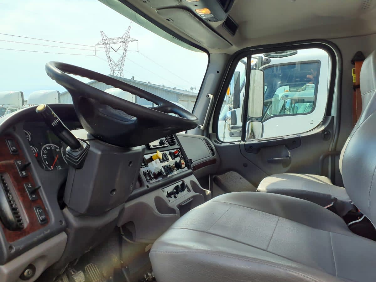 2020 Freightliner M2 106 in Indianapolis, IN — photo 7