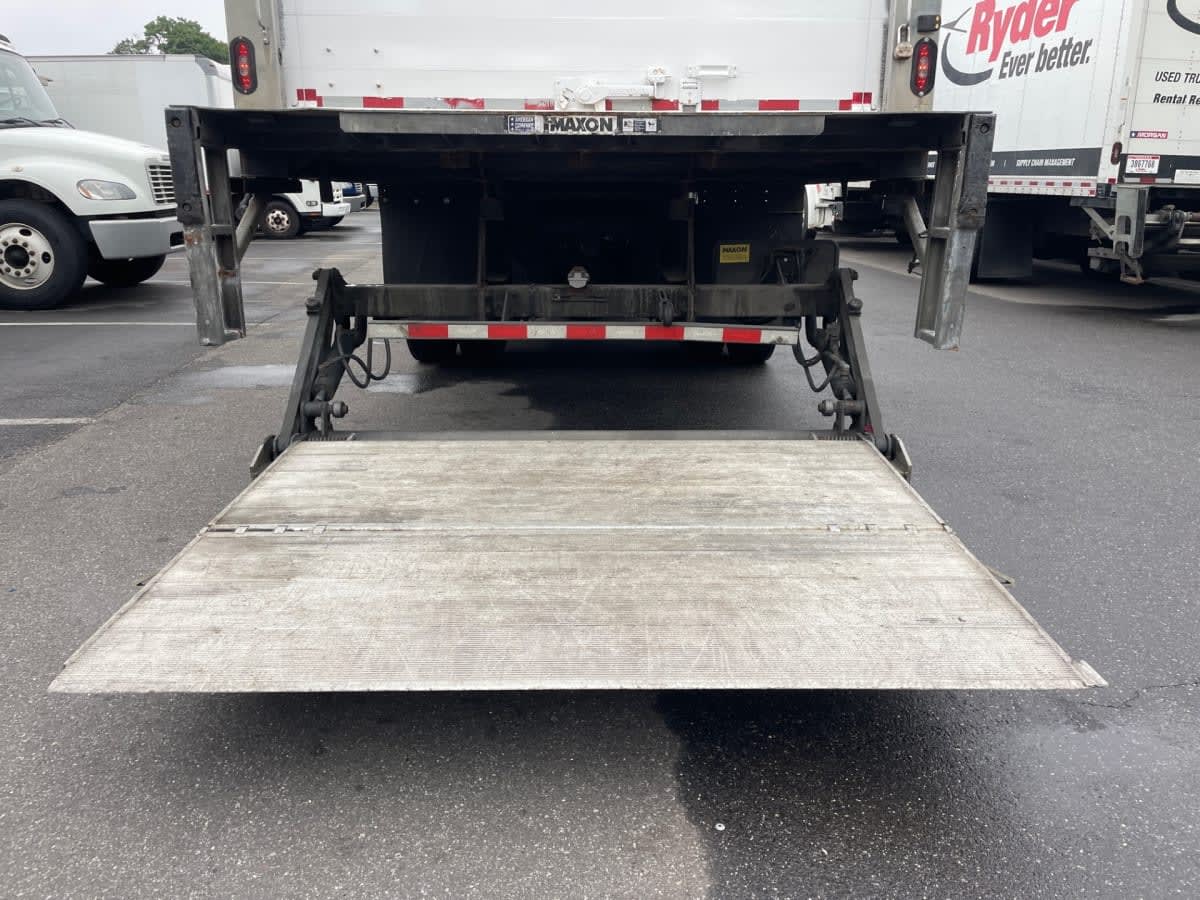 2020 Freightliner M2 106 279370