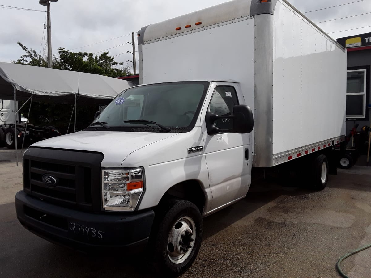 2019 Ford Motor Company E350 279435