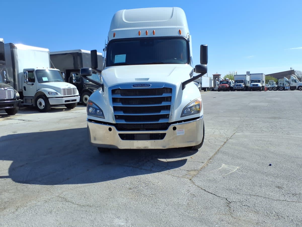 2020 Freightliner - image 2