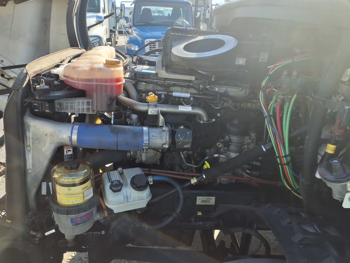 2020 Freightliner Cascadia in Greenville, SC — photo 8