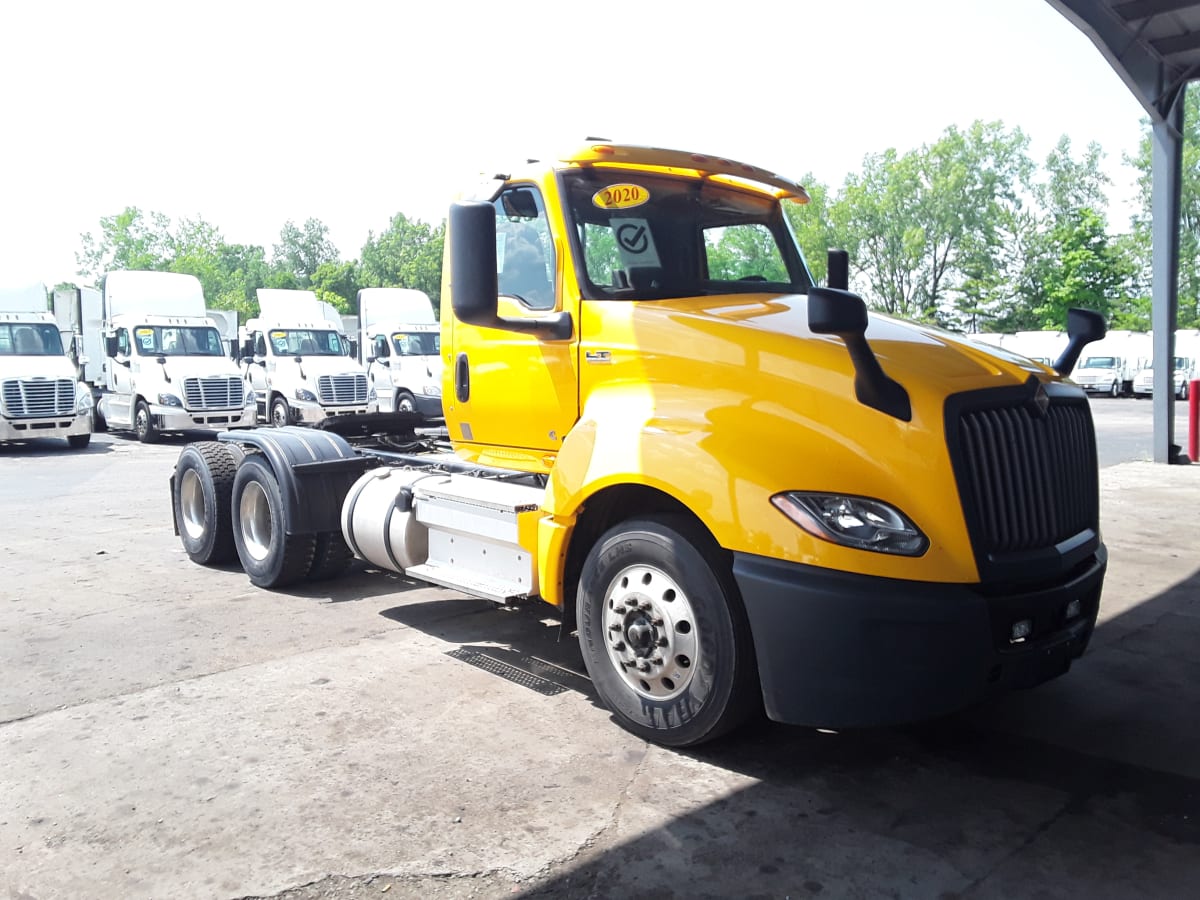 2020 Navistar International LT625 DAYCAB T/A 279619