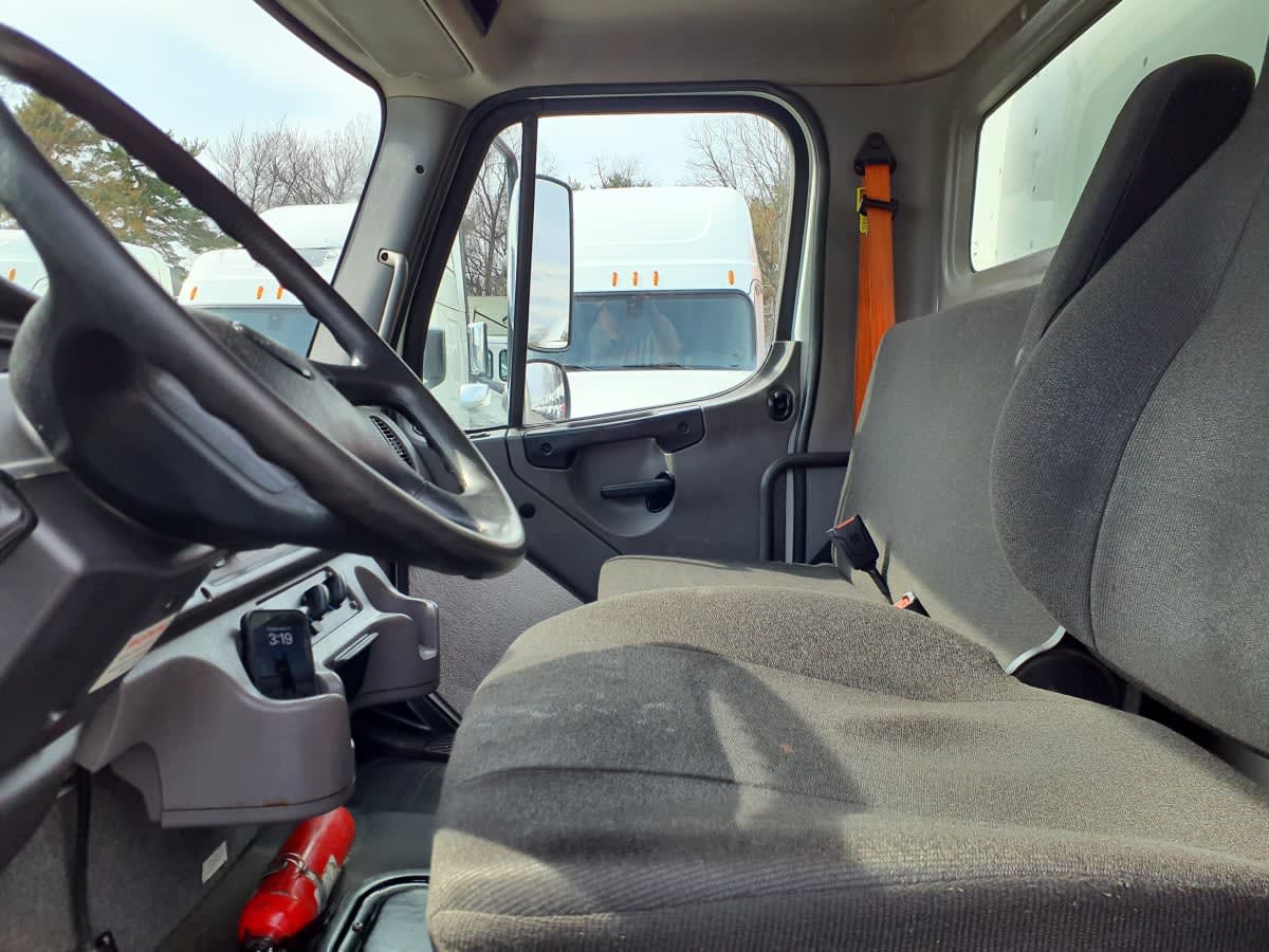 2020 Freightliner/Mercedes M2 106 279682