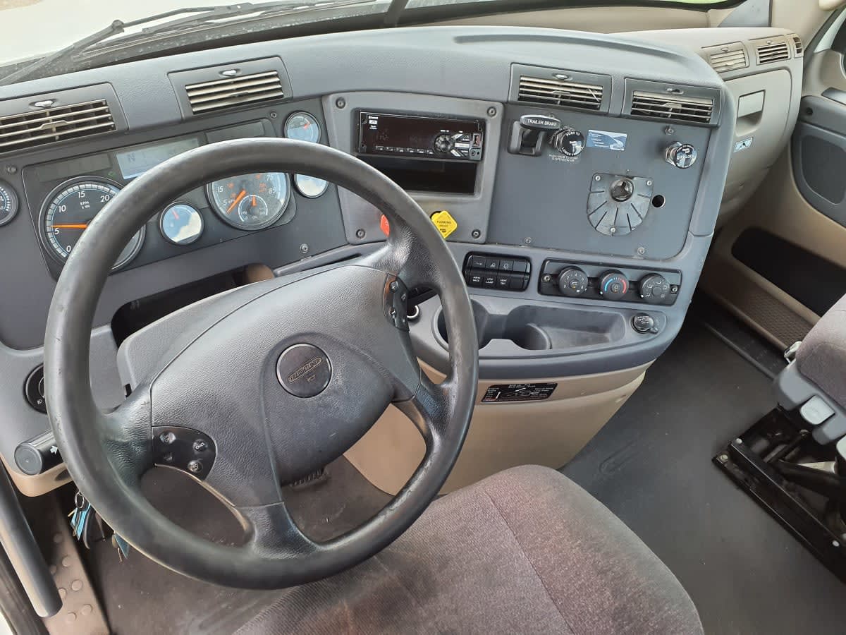 2020 Freightliner Cascadia in Converse, TX — photo 7