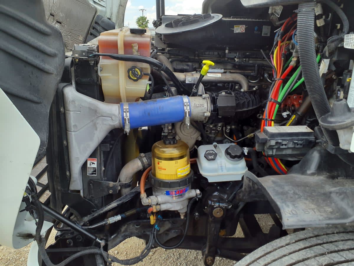 2020 Freightliner Cascadia in Converse, TX — photo 8