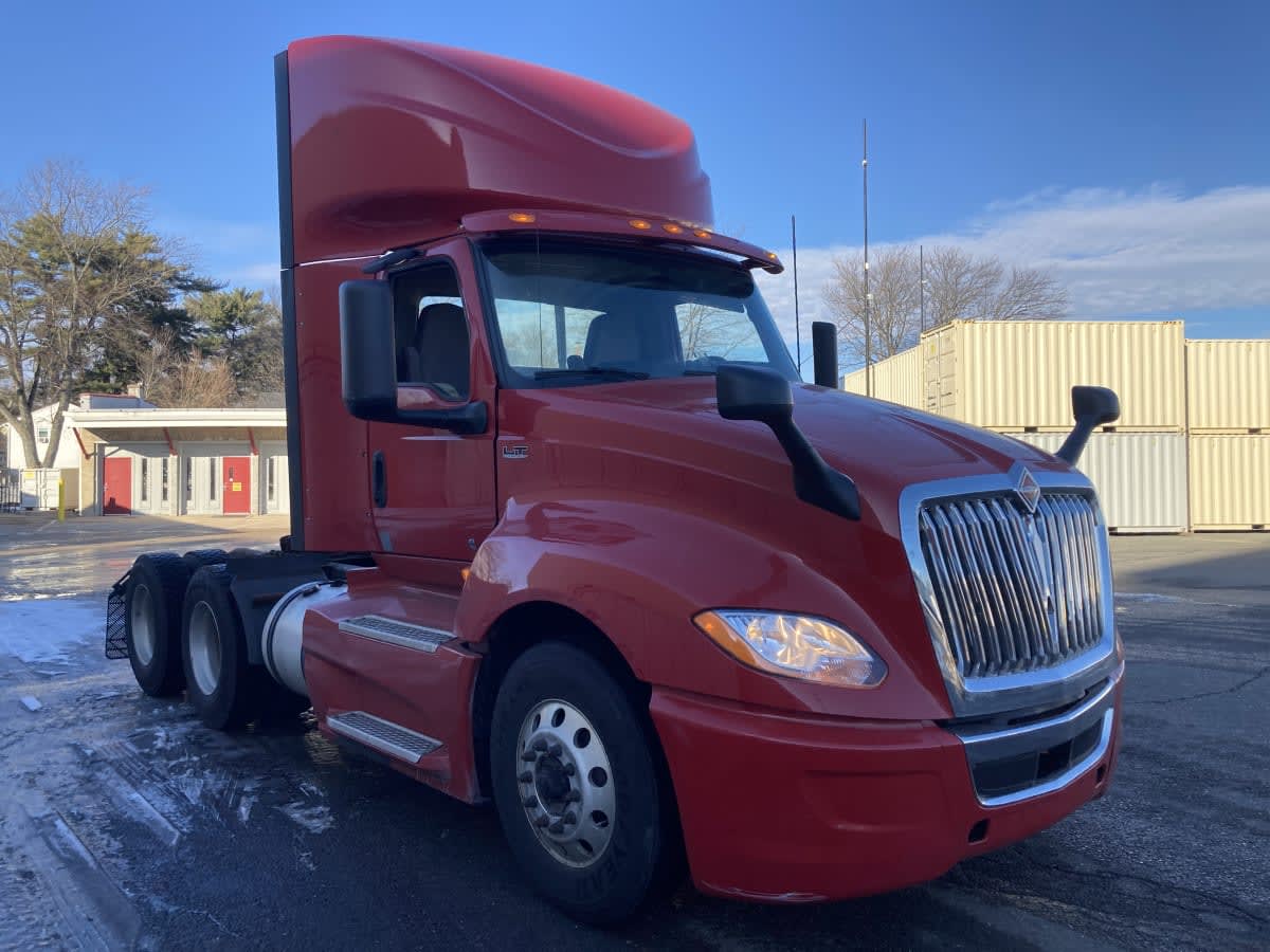 2020 Navistar International LT625 DAYCAB T/A 280360