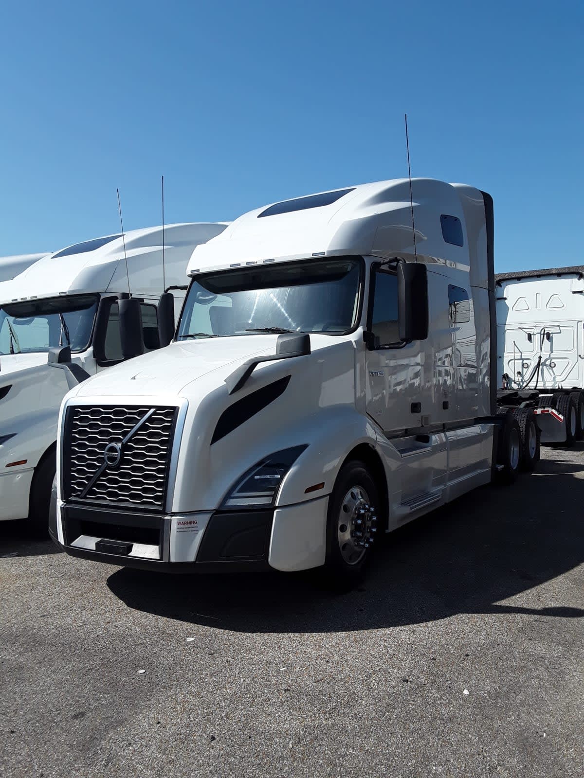 2020 Volvo VNL64T-760 280620