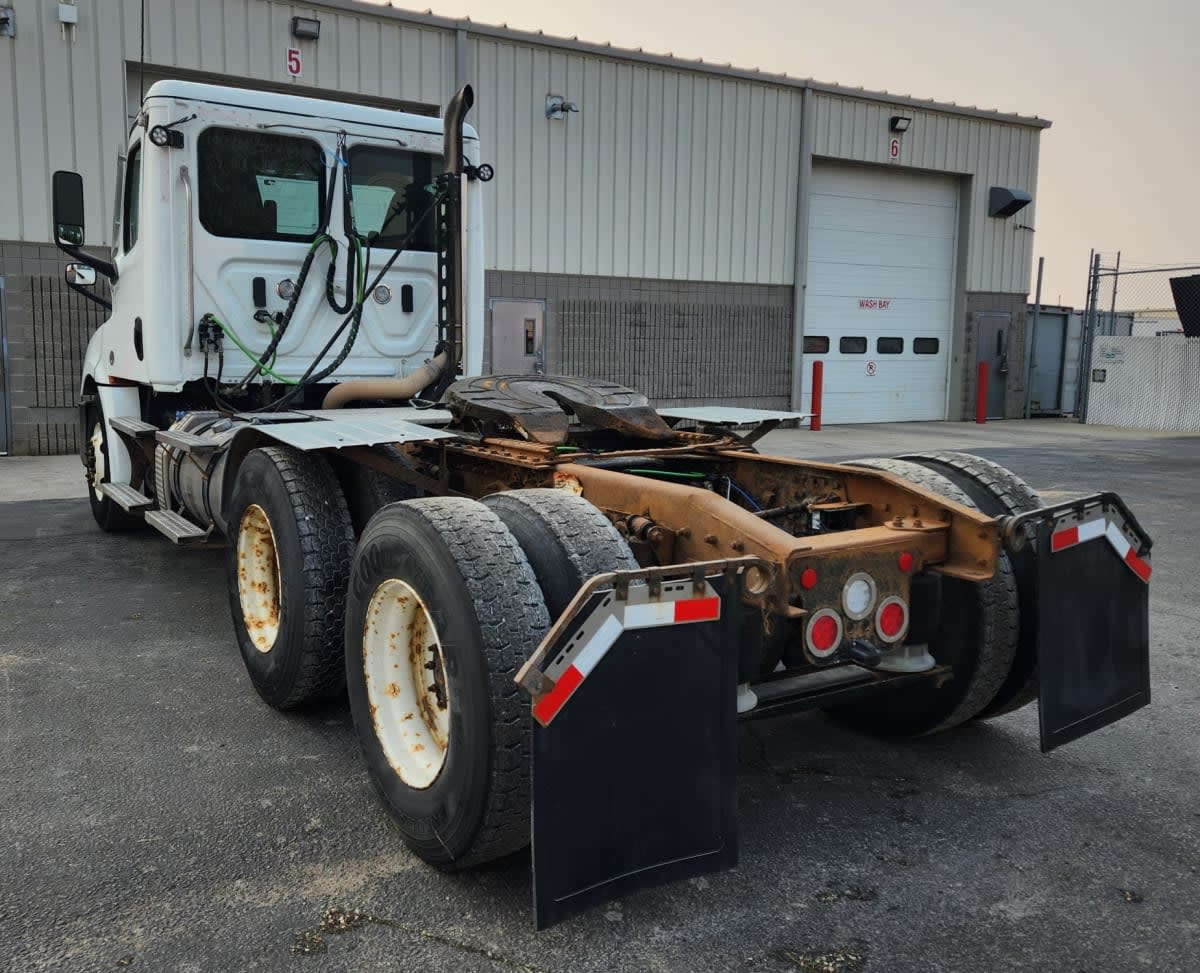 2021 Freightliner NEW CASCADIA 126 280661