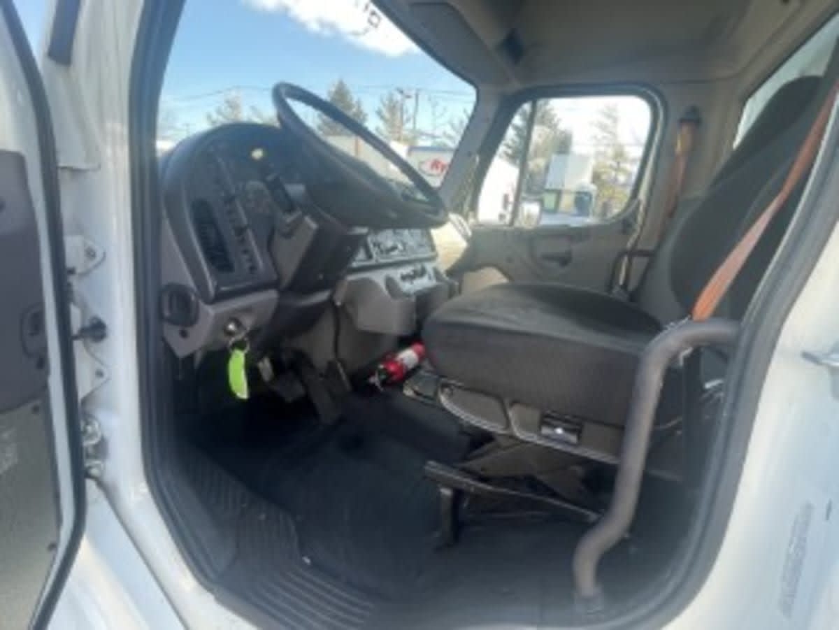 2020 Freightliner/Mercedes M2 106 280796