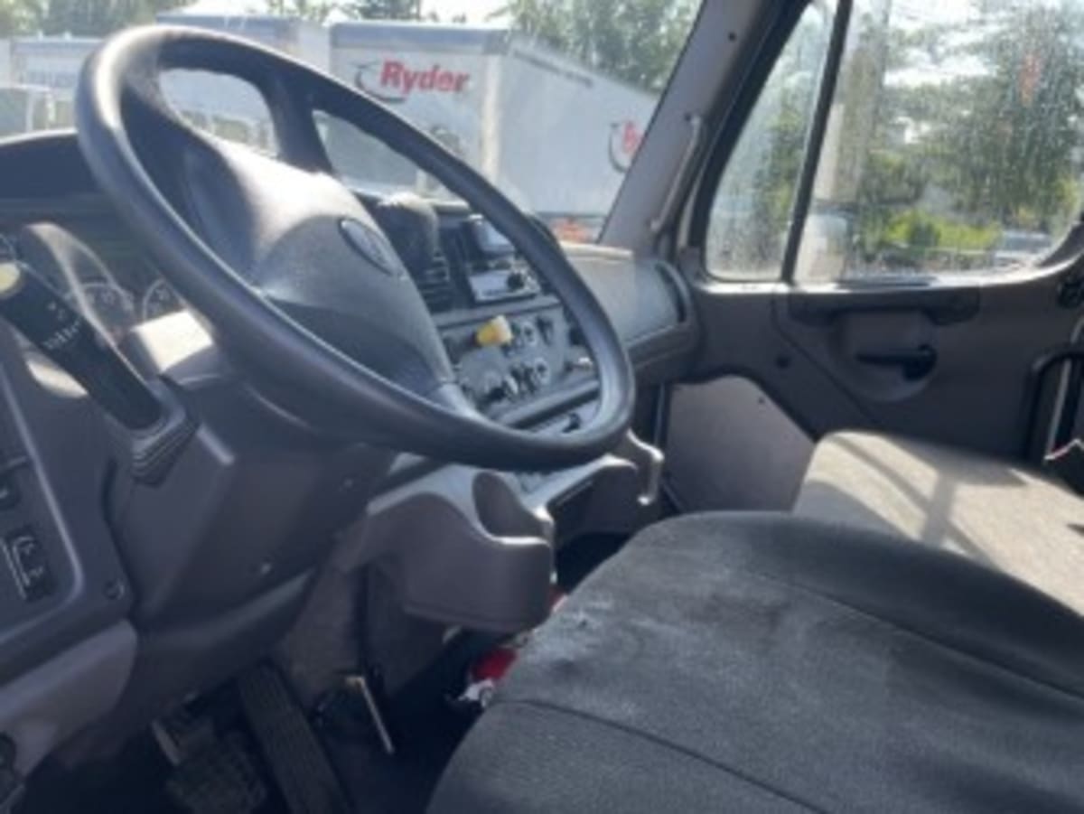 2020 Freightliner M2 106 280798