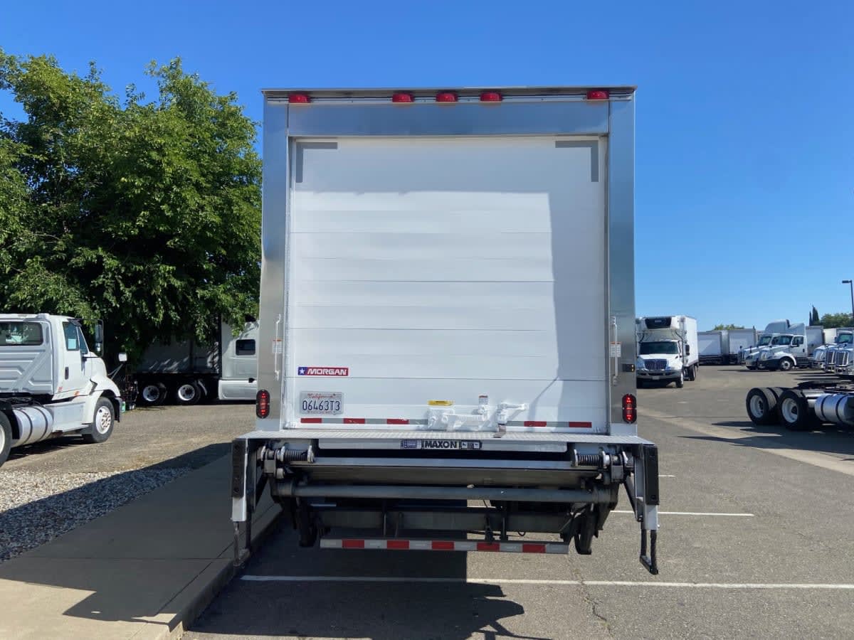 2020 Freightliner/Mercedes M2 106 280810