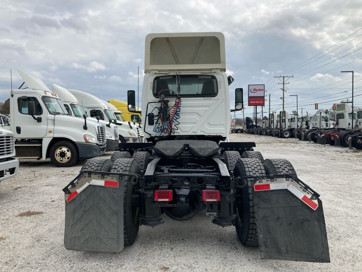 2020 Navistar International LT625 DAYCAB T/A 280817