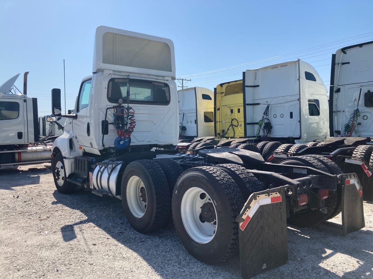 2020 Navistar International LT625 DAYCAB T/A 280819