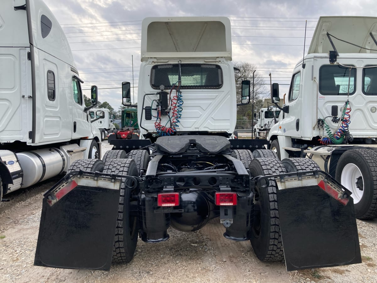 2020 Navistar International LT625 DAYCAB T/A 280822