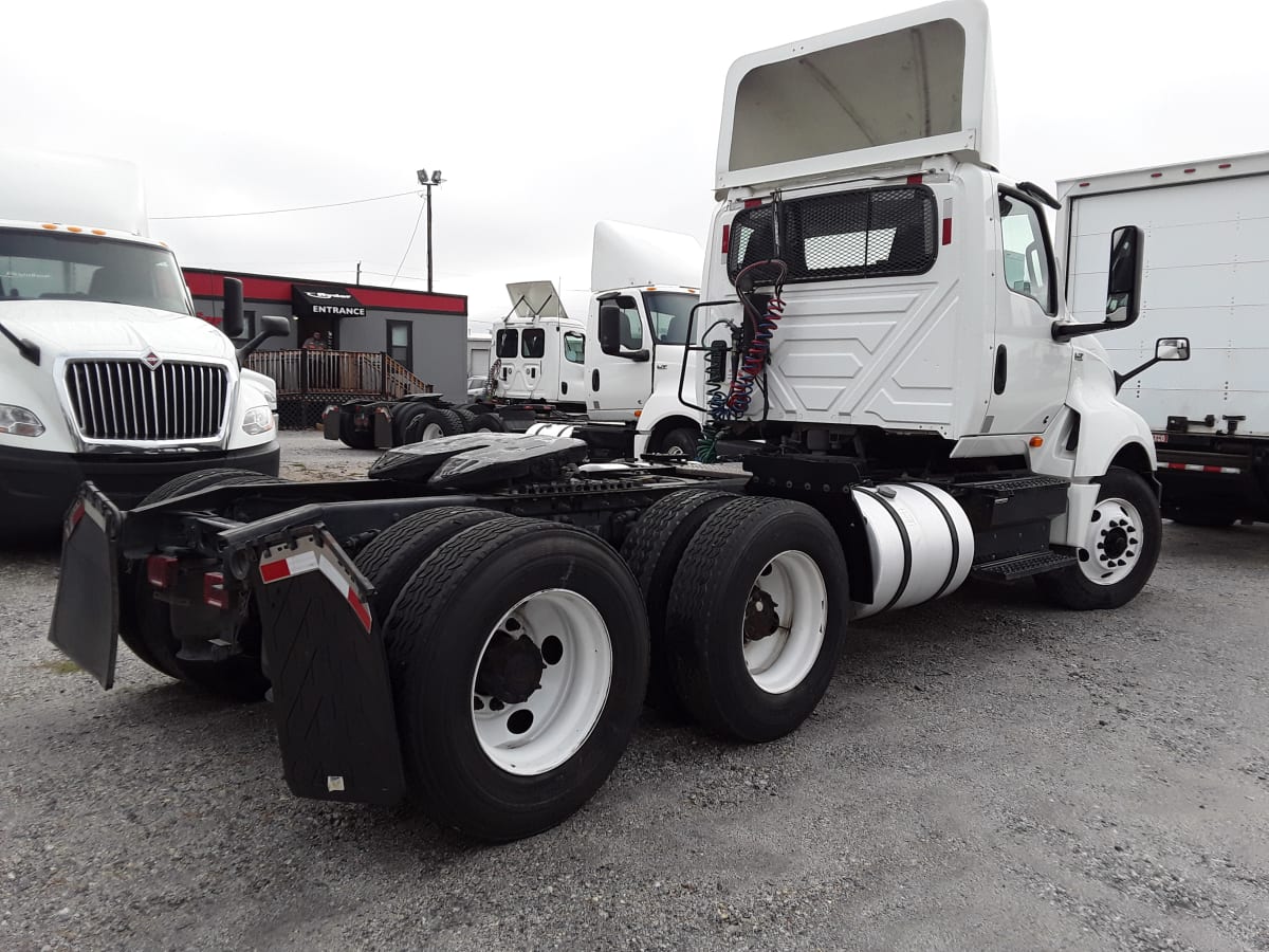 2020 Navistar International LT625 DAYCAB T/A 280823