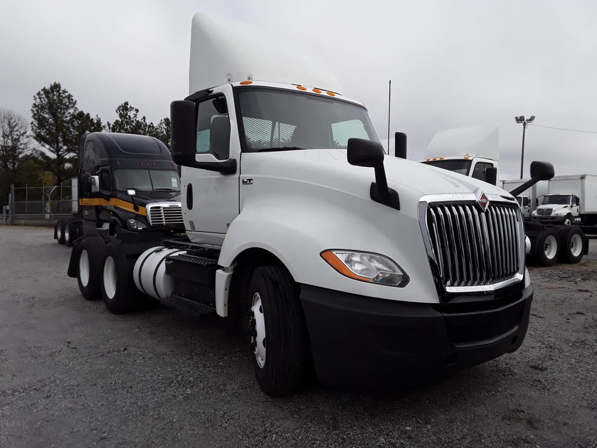 2020 Navistar International LT625 DAYCAB T/A 280823