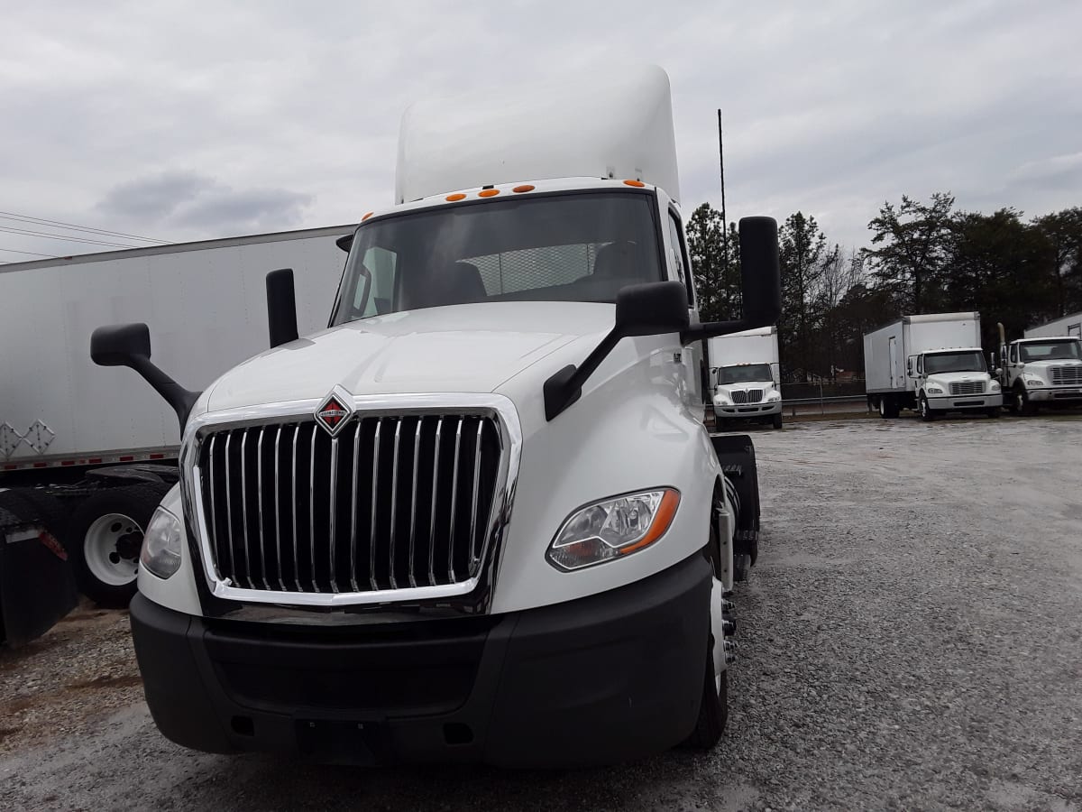 2020 Navistar International LT625 DAYCAB T/A 280826