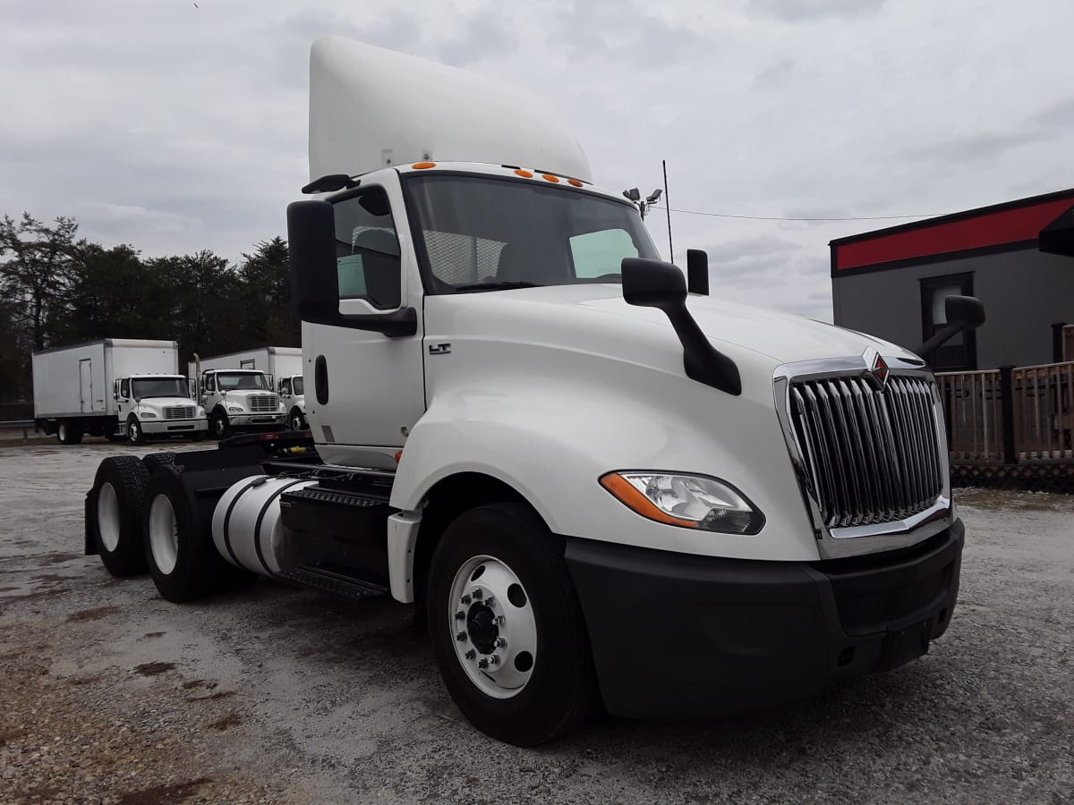 2020 Navistar International LT625 DAYCAB T/A 280826