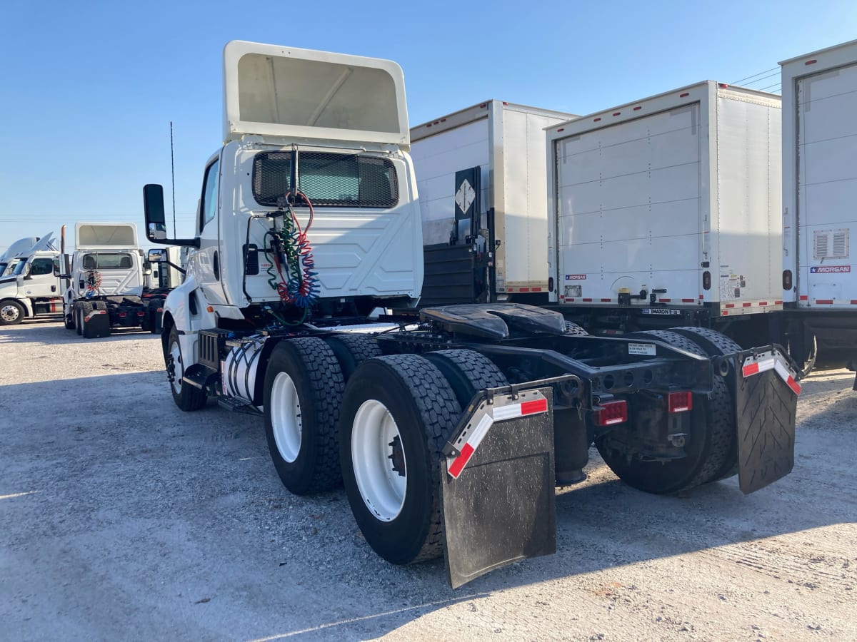 2020 Navistar International LT625 DAYCAB T/A 280827