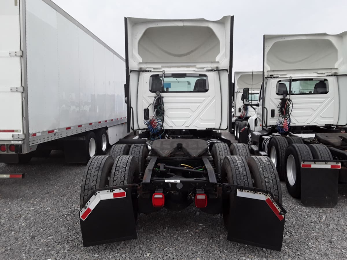 2020 Navistar International LT625 DAYCAB T/A 280831