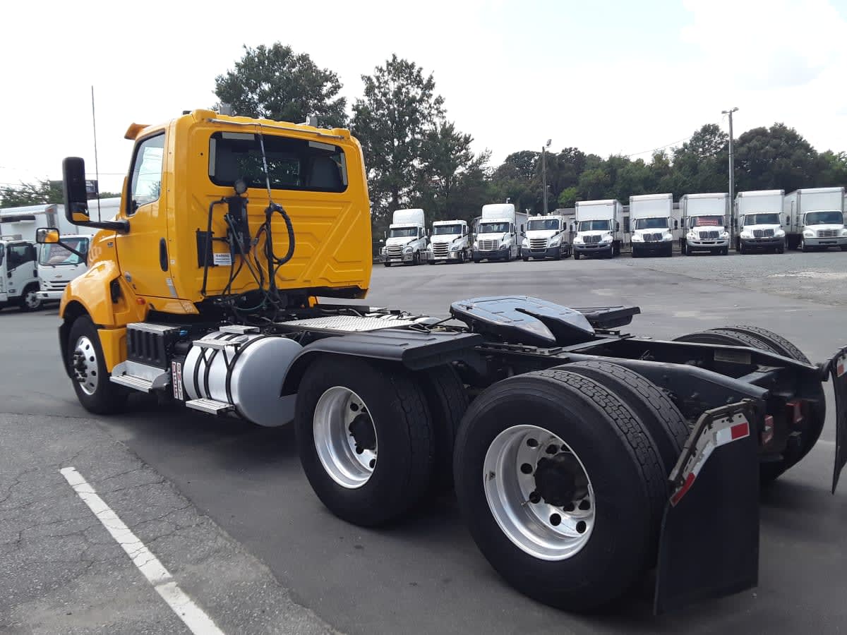 2020 Navistar International LT625 DAYCAB T/A 280841