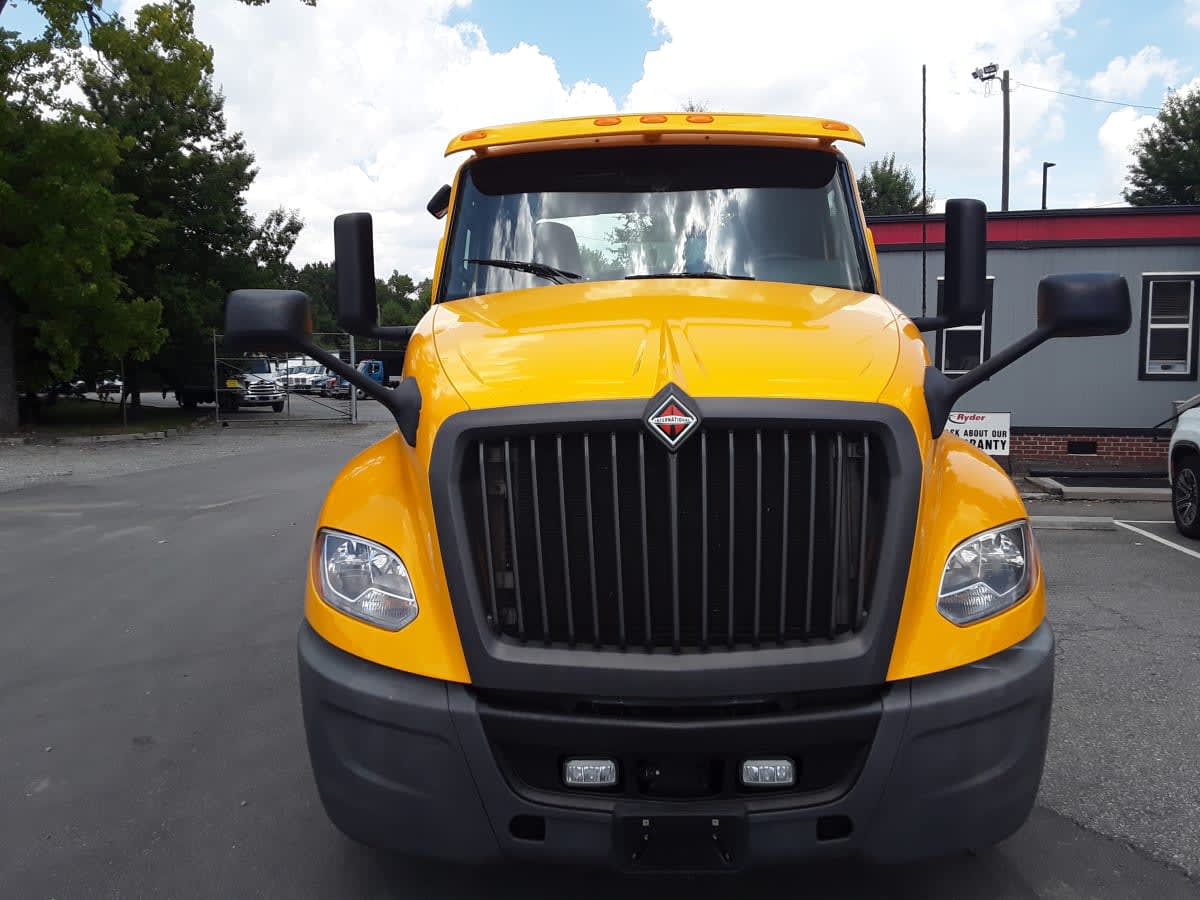 2020 Navistar International LT625 DAYCAB T/A 280841
