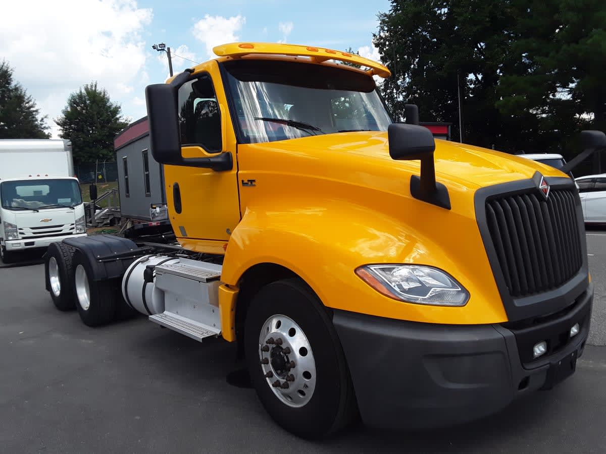 2020 Navistar International LT625 DAYCAB T/A 280841