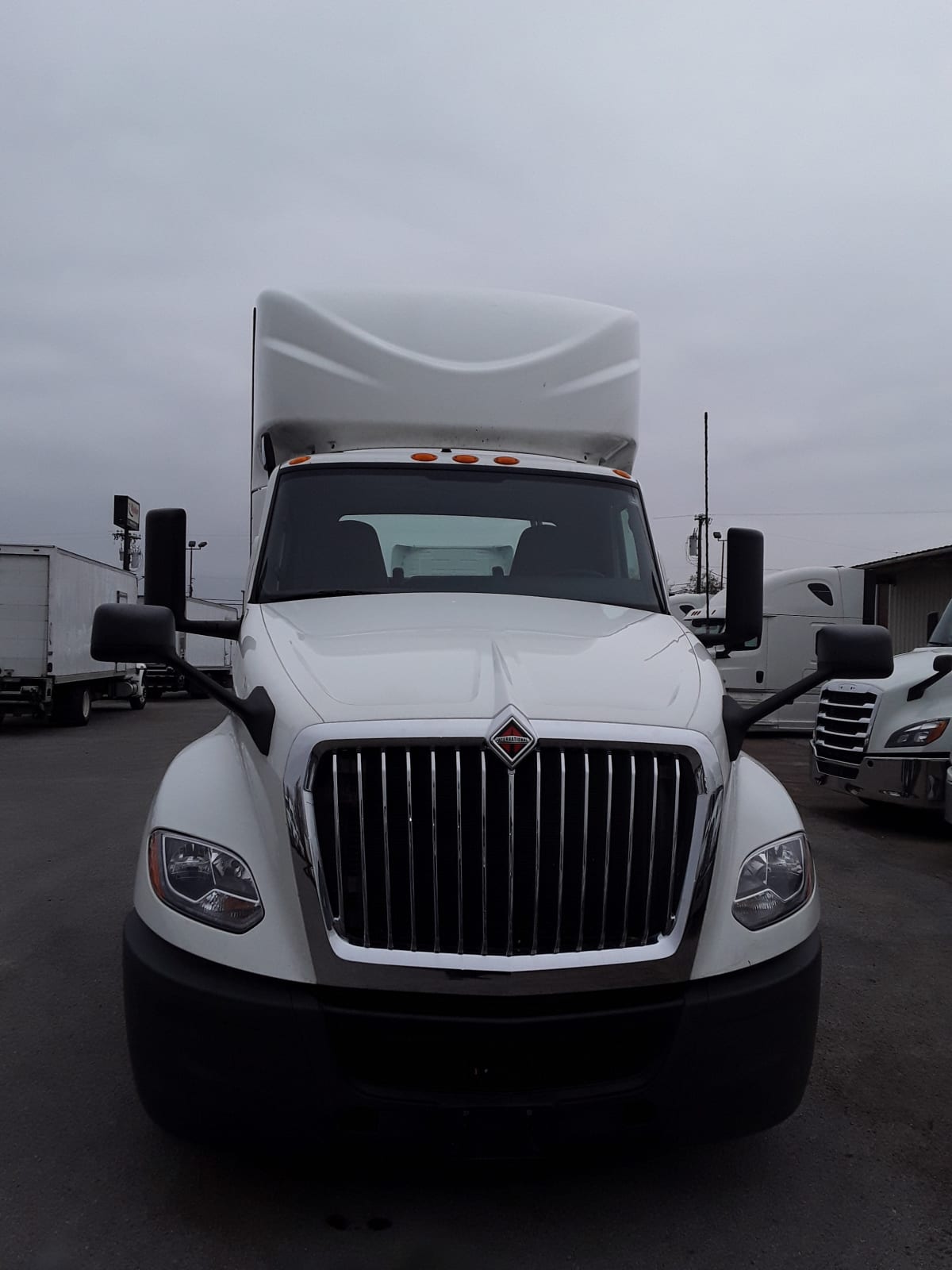 2020 Navistar International LT625 DAYCAB T/A 280921