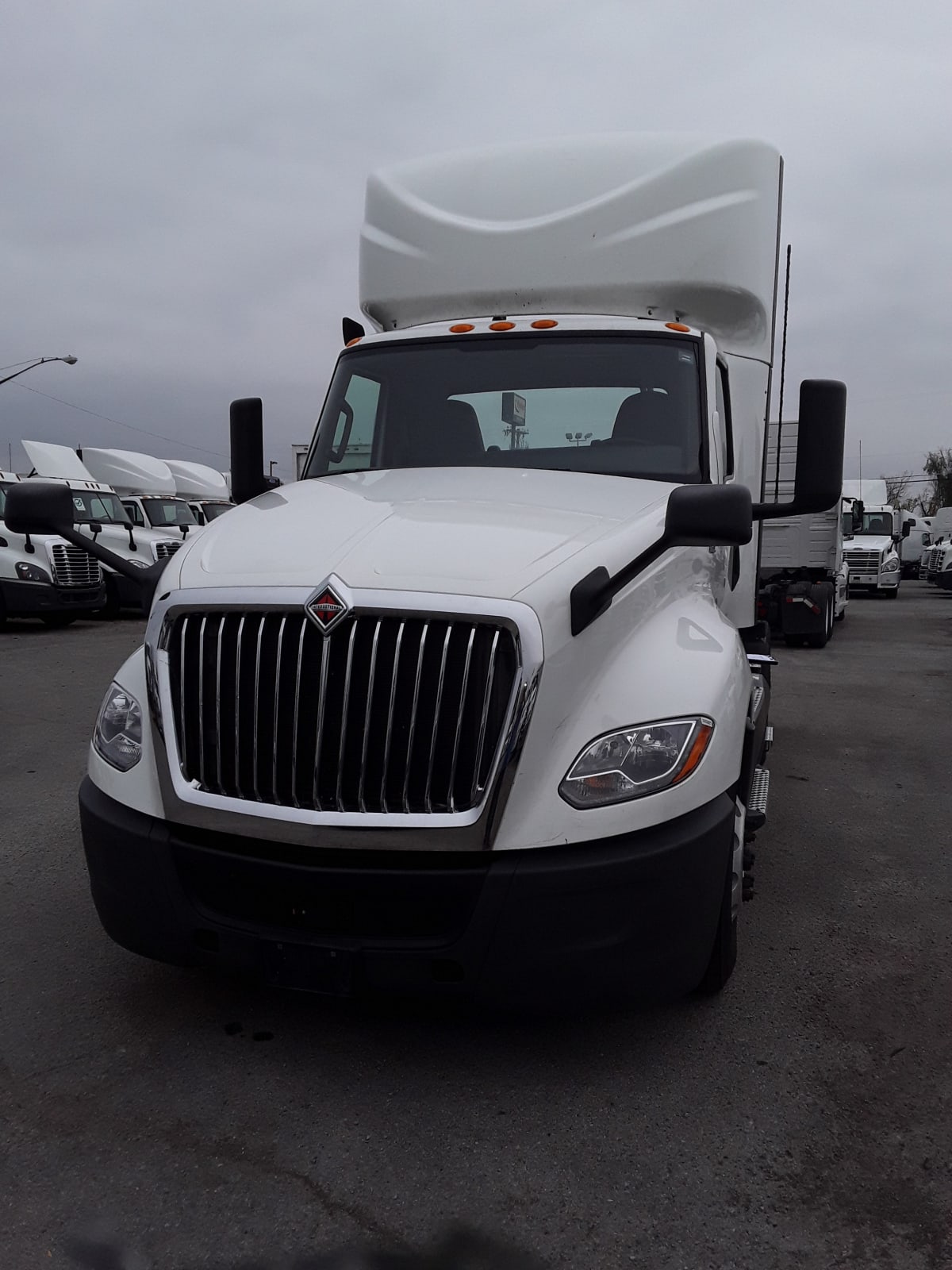 2020 Navistar International LT625 DAYCAB T/A 280921