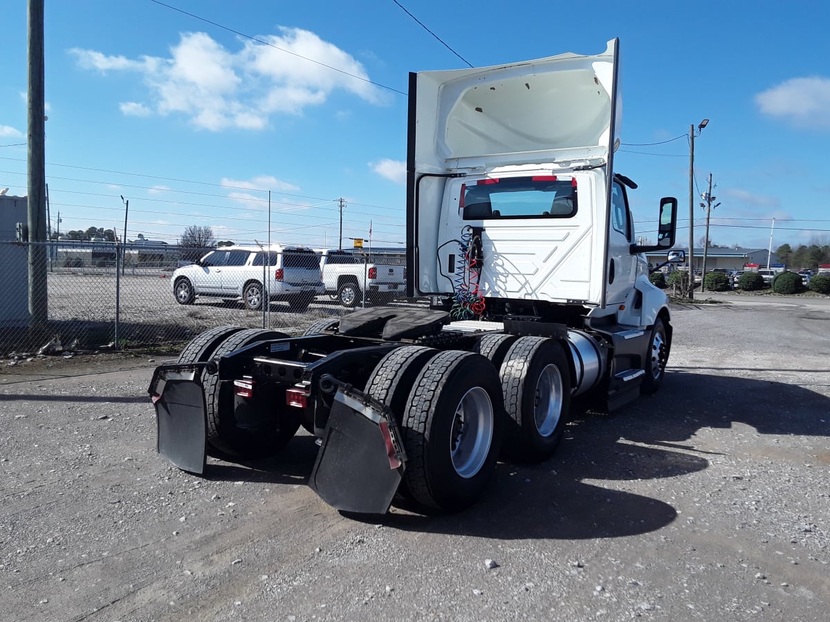 2020 Navistar International LT625 DAYCAB T/A 280928