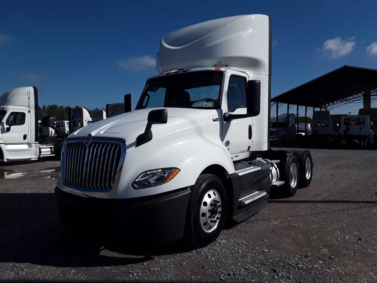 2020 Navistar International LT625 DAYCAB T/A 280928