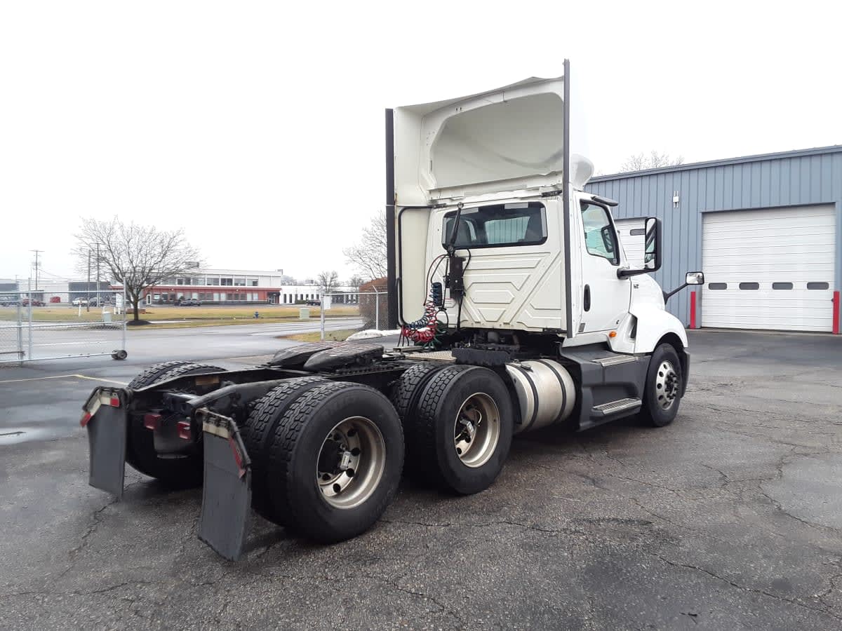 2020 Navistar International LT625 DAYCAB T/A 280938
