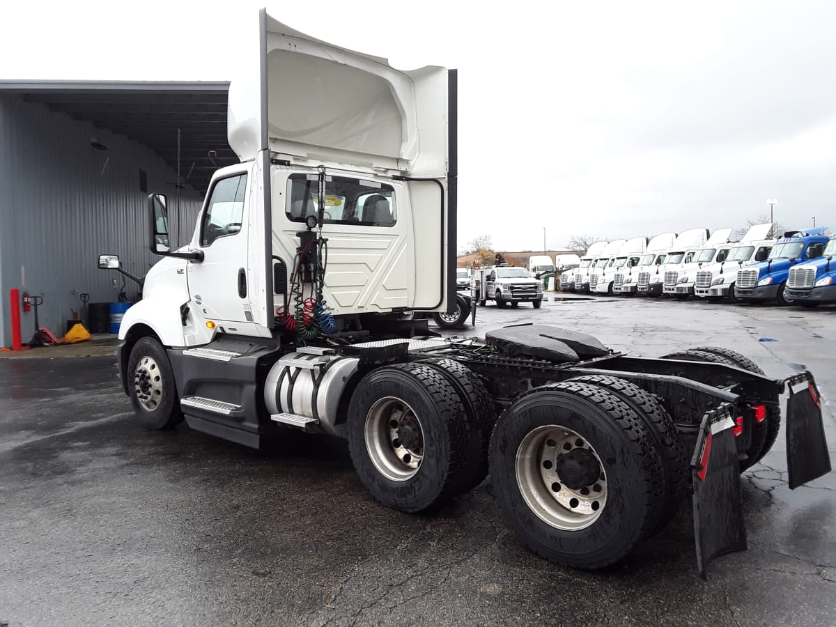 2020 Navistar International LT625 DAYCAB T/A 280940