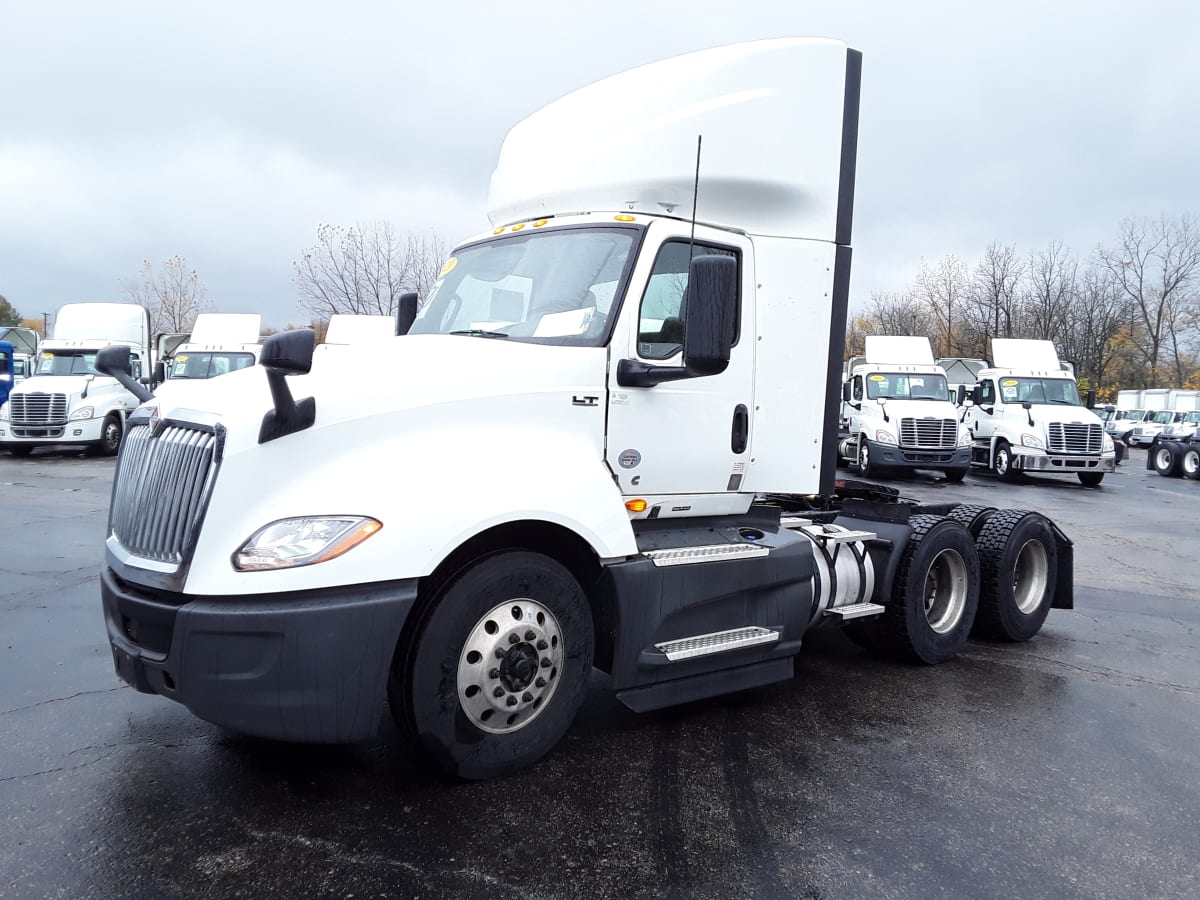 2020 Navistar International LT625 DAYCAB T/A 280940