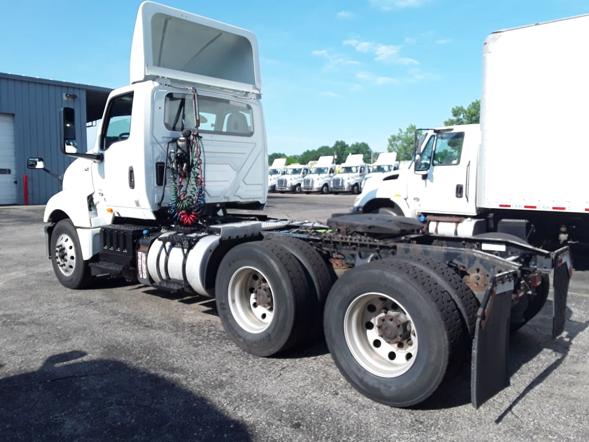 2020 Navistar International LT625 DAYCAB T/A 281025