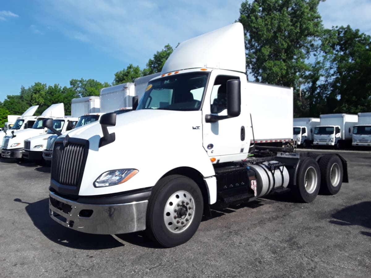 2020 Navistar International LT625 DAYCAB T/A 281025
