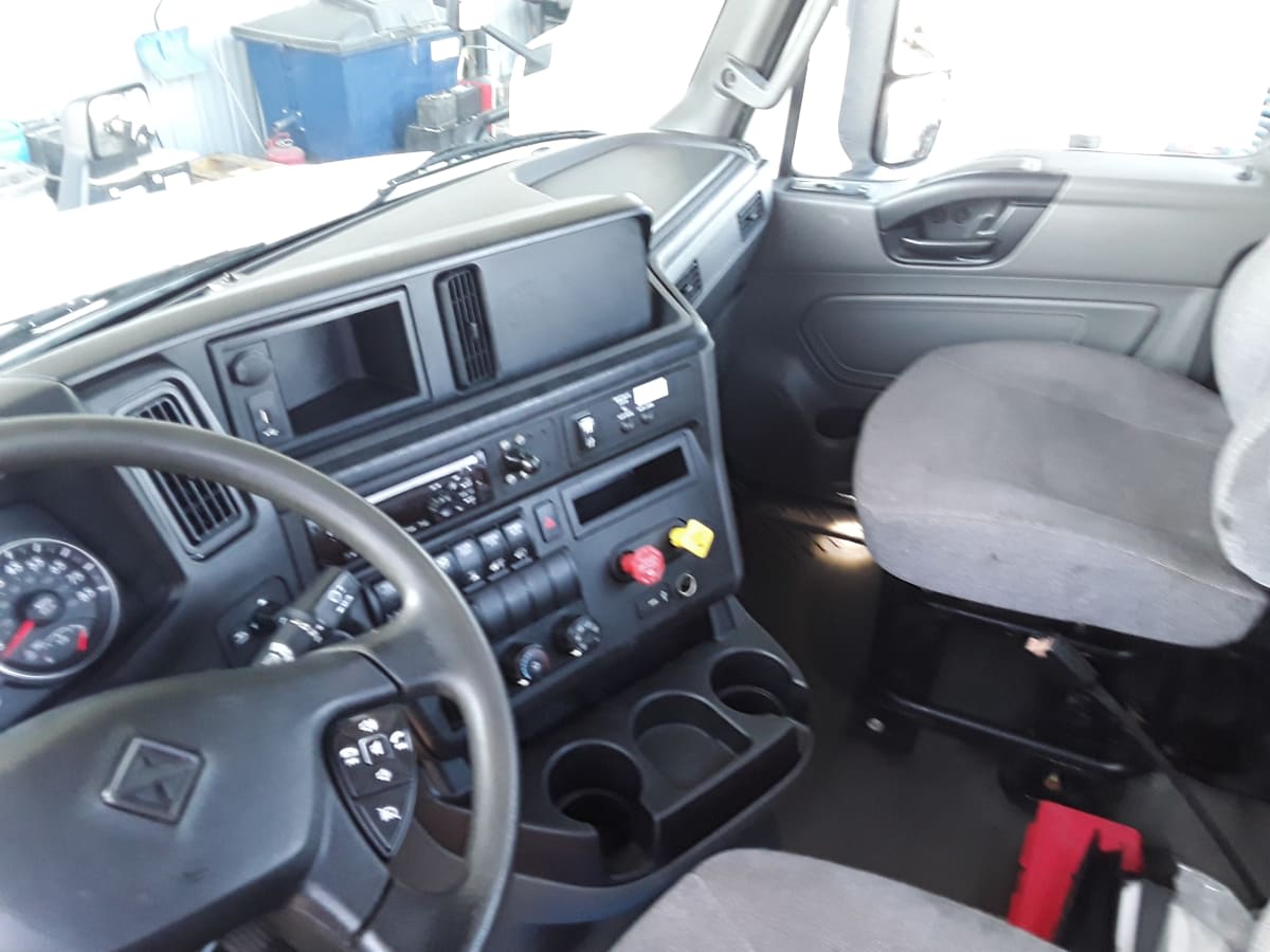 2020 Navistar International LT625 DAYCAB T/A 281025