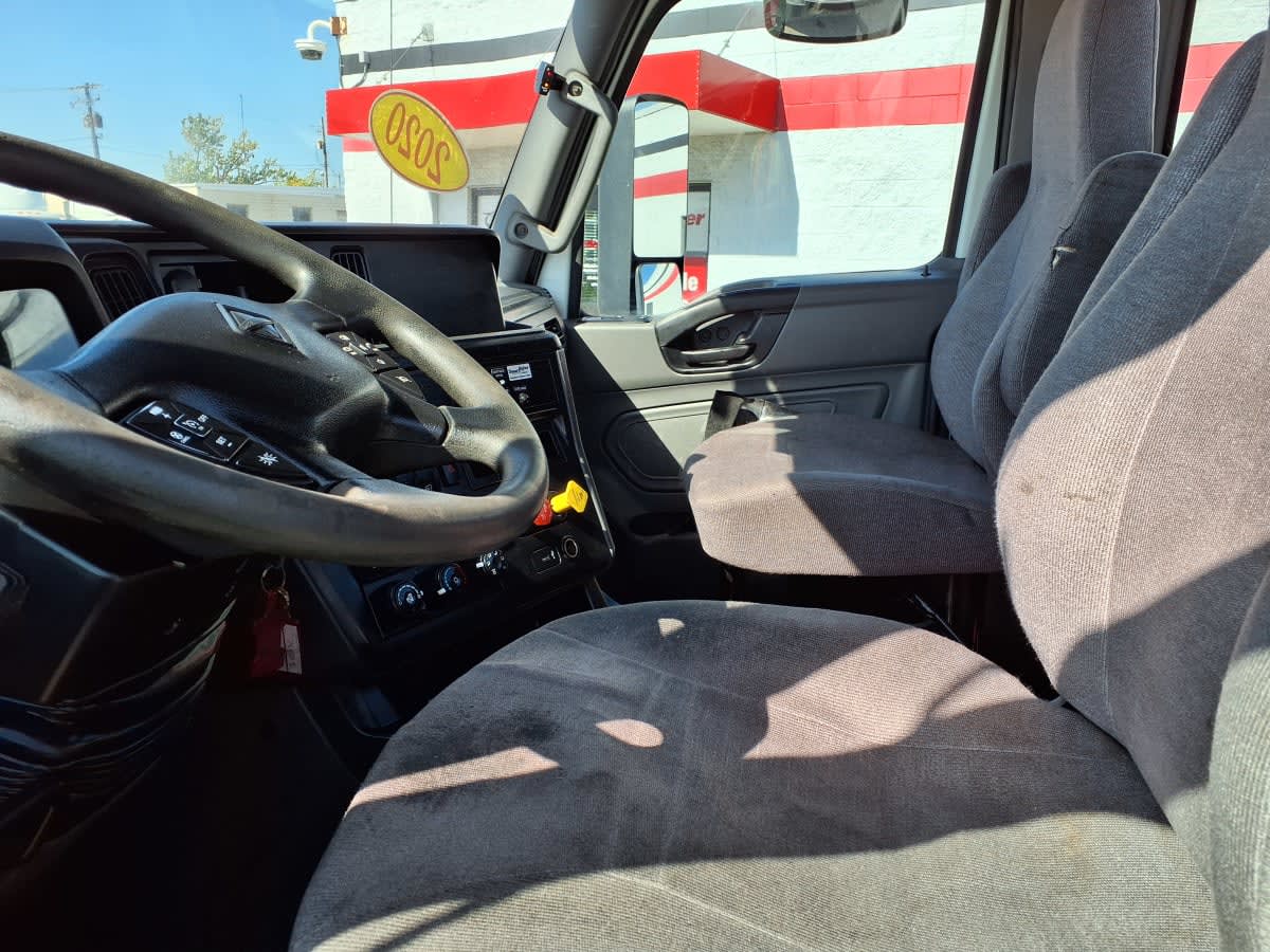 2020 International LT in Cleveland, OH — photo 7