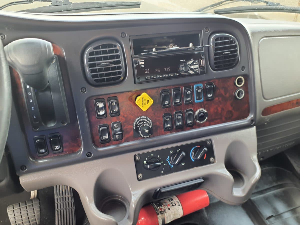 2020 Freightliner/Mercedes M2 106 281123