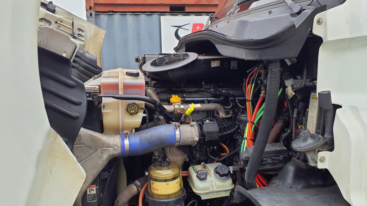 2020 Freightliner Cascadia in Springfield, MA — photo 8