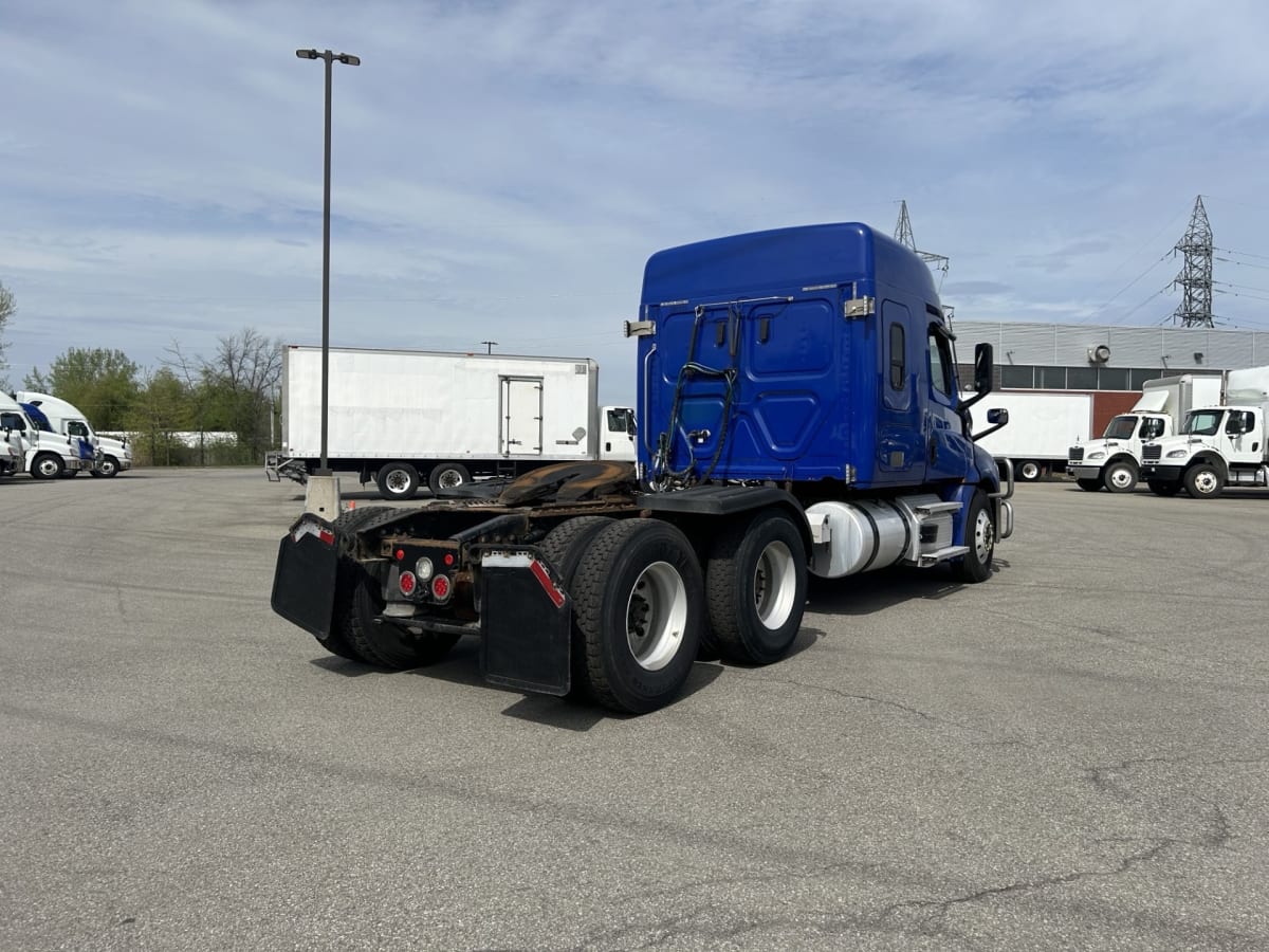 2020 Freightliner/Mercedes NEW CASCADIA 126 281325