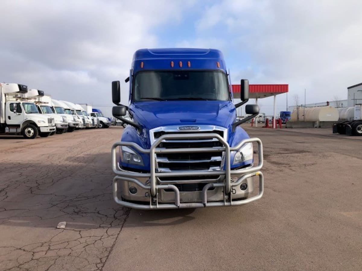 2020 Freightliner/Mercedes NEW CASCADIA 126 281343